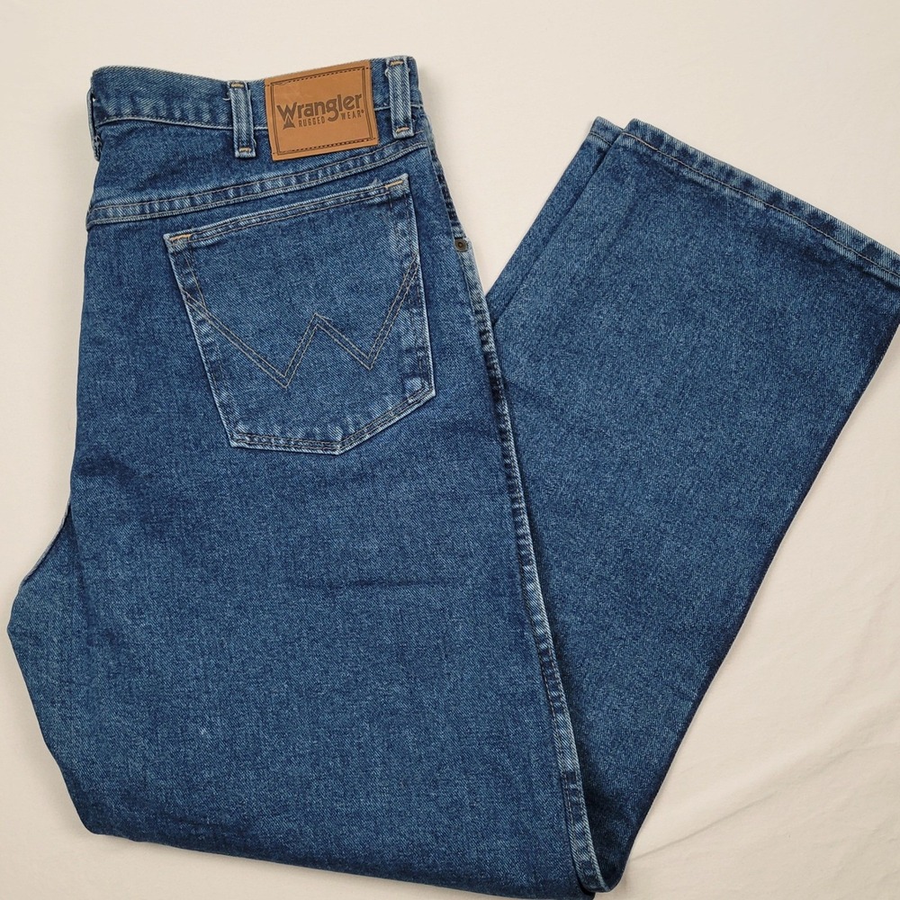 Wrangler Rugged Wear Relaxed Fit Antique Indigo Mens 38x30 Blue Denim Jeans NWOT